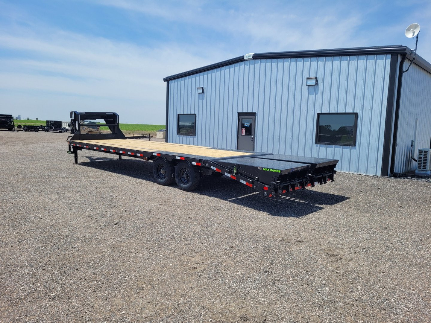 New 2025 Load Trail 102"x30' Gooseneck Low-Pro Deckover Trailer