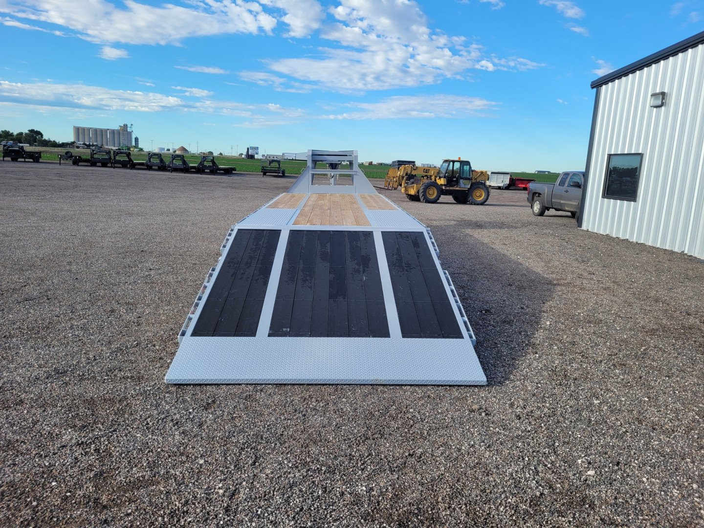 New 2025 LOAD TRAIL 102" X 32' LOW-PRO HYD DOVETAIL TRAILER