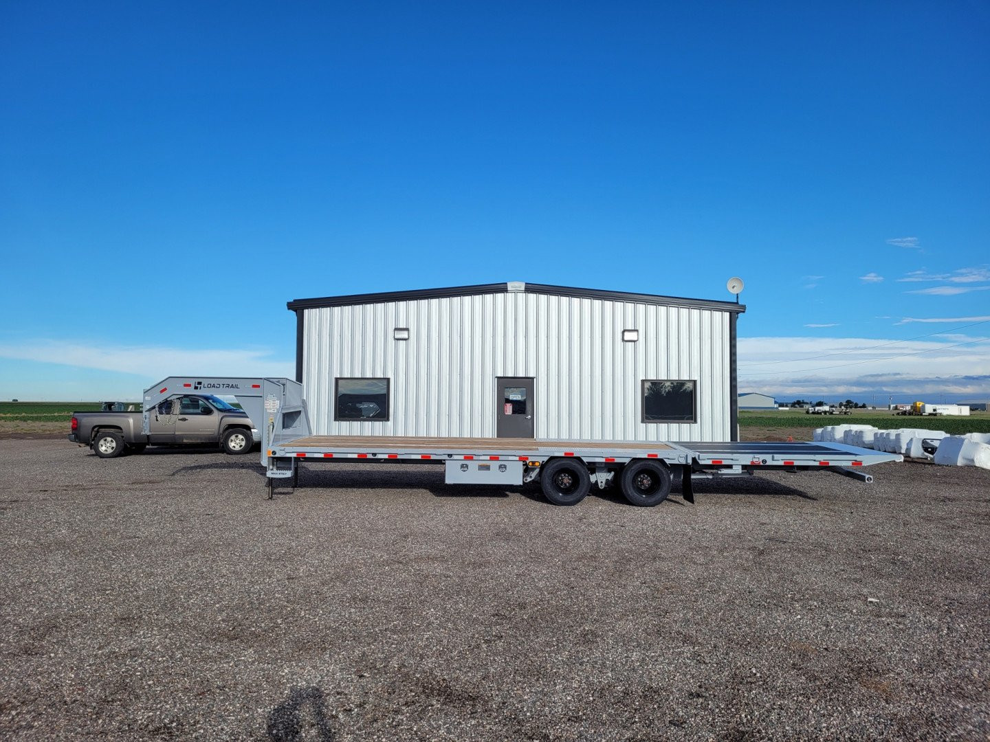 New 2025 LOAD TRAIL 102" X 32' LOW-PRO HYD DOVETAIL TRAILER