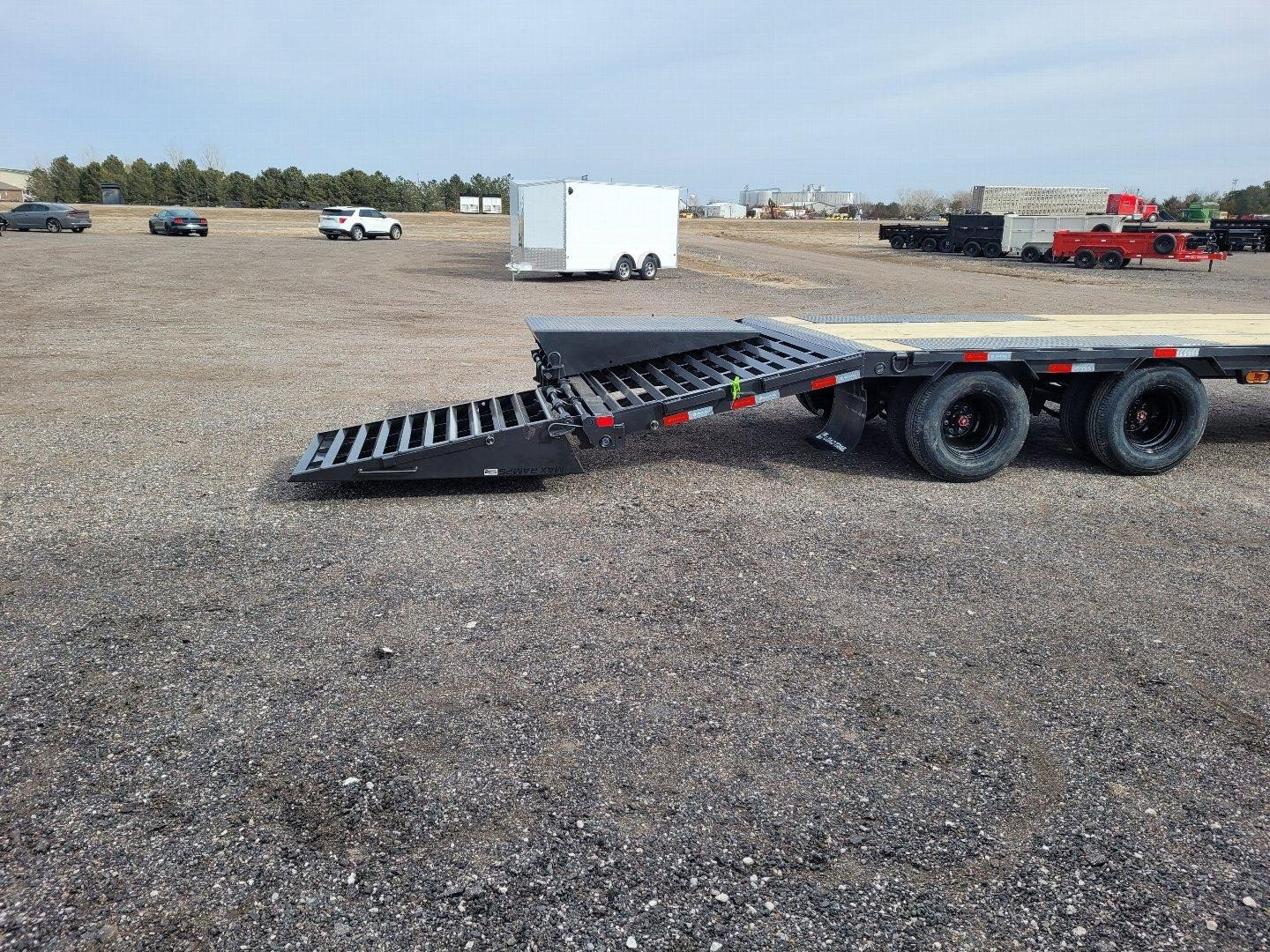 New 2025 LOAD TRAIL 102" X 30' LOW-PRO GOOSENECK DECKOVER TRAILER