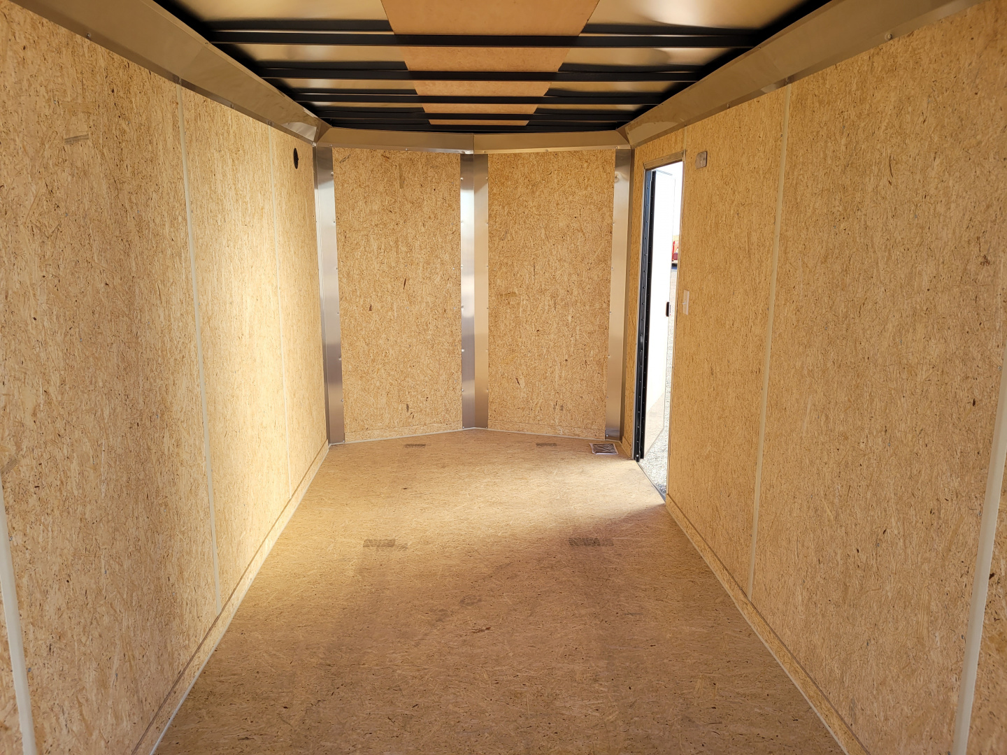 New 2025 Look 7'x16'x7' Enclosed Trailer