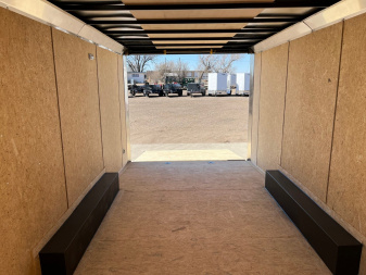 New 2025 Look Trailers 8.5 X 22' DLX SCREWLESS Cargo / Enclosed Trailer