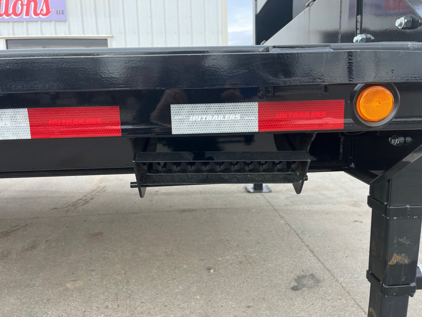 New 2025 PJ Trailers 30' X 102" Flatdeck With Singles, Straight Deck W Slide-In Ramps Flatbed Trailer