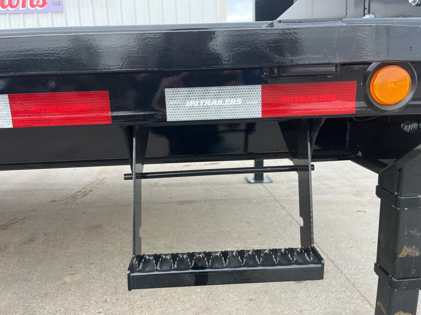 New 2025 PJ Trailers 30' X 102" Flatdeck With Singles, Straight Deck W Slide-In Ramps Flatbed Trailer