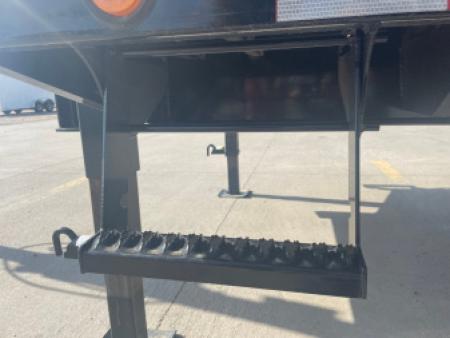 New 2025 PJ Trailers LD402 Flatbed Trailer