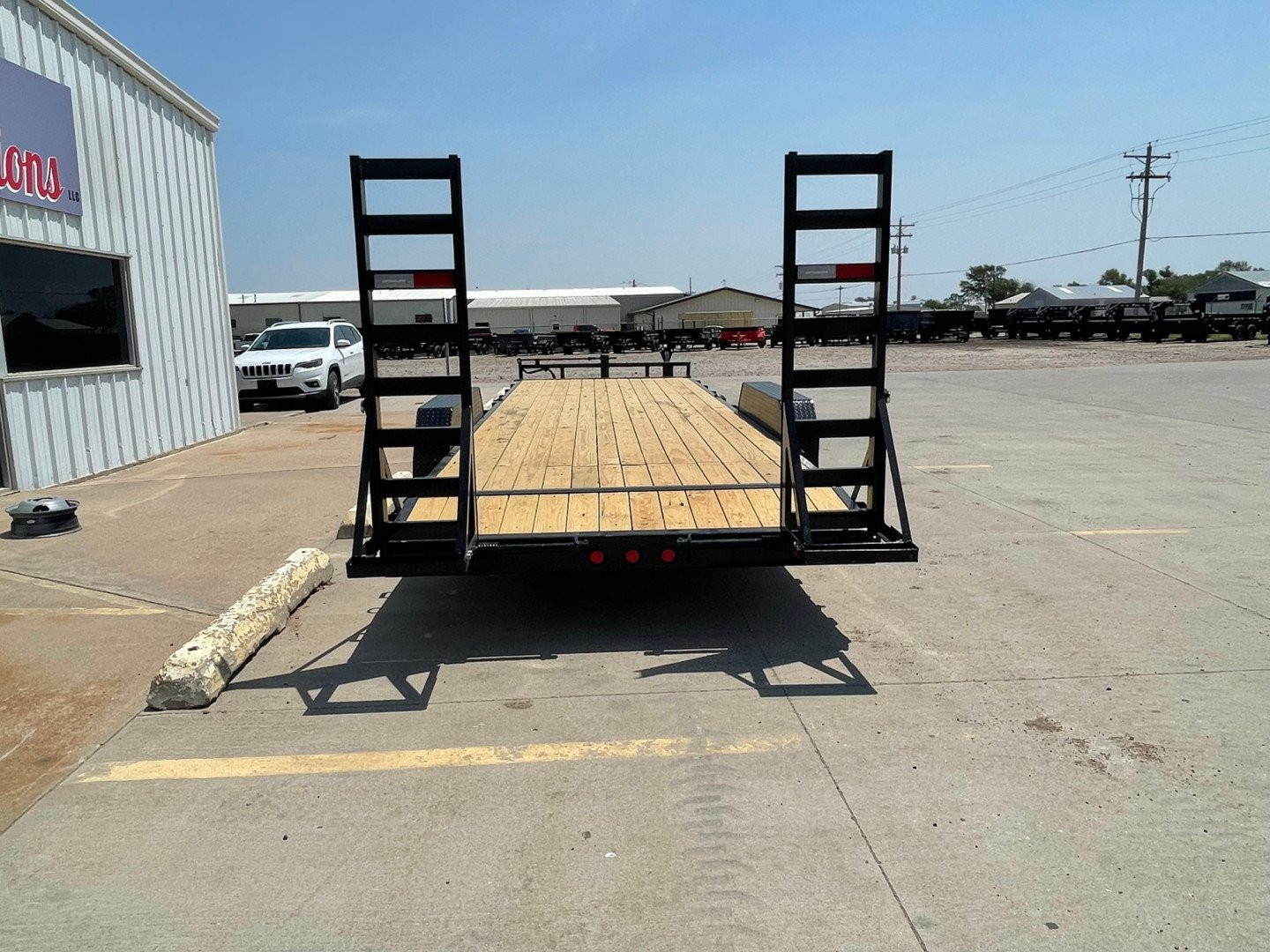 New 2025 PJ Trailers CC222 Car Hauler