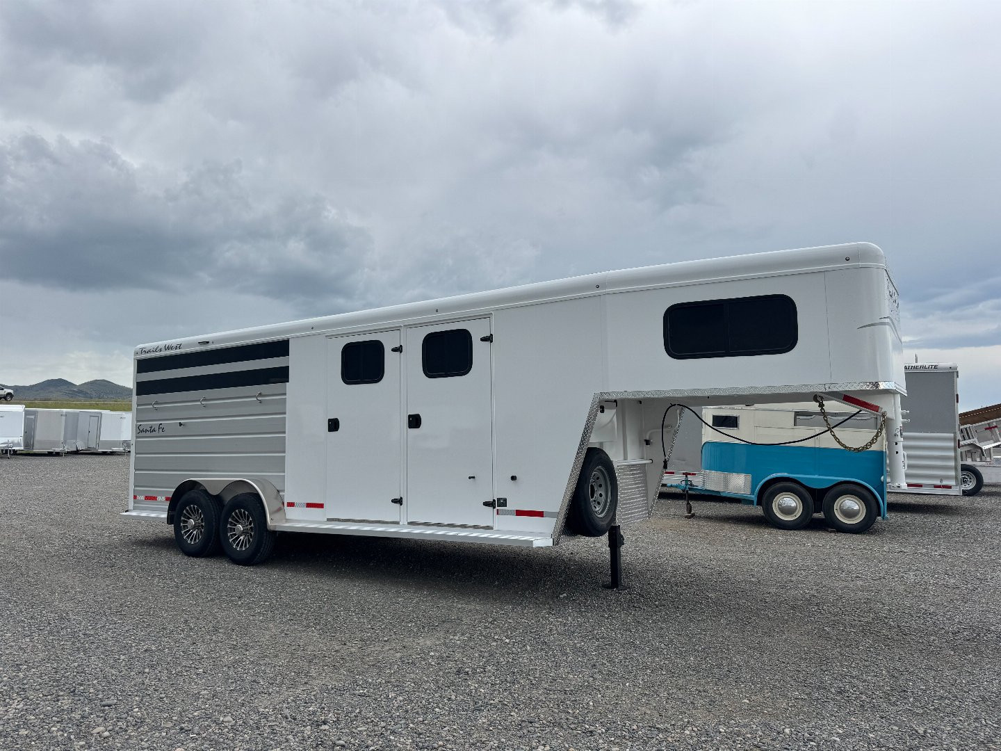 New 2026 Trails West SANTA FE w/ Comfort Pkg & Side Tack