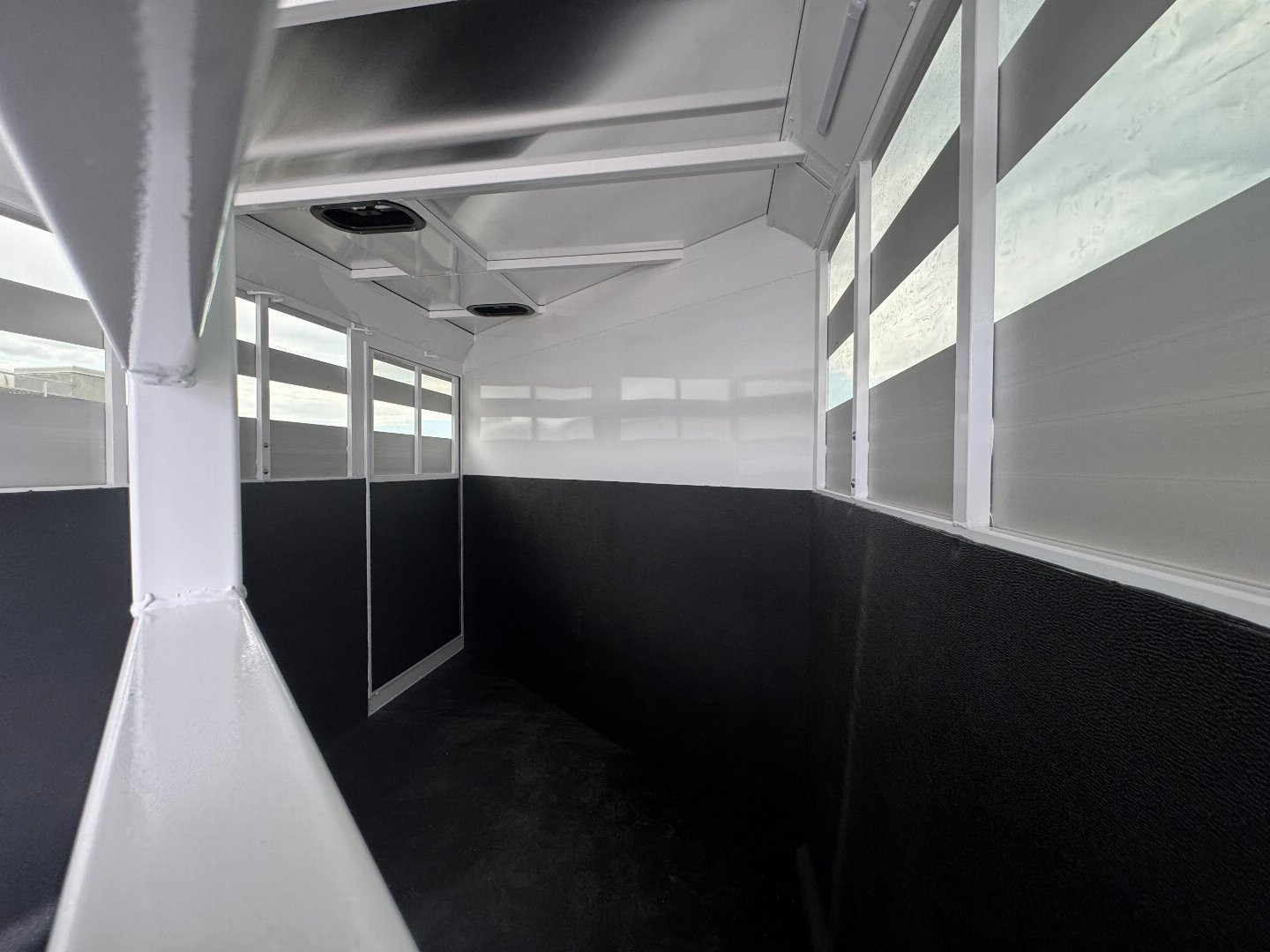 New 2026 Trails West SANTA FE w/ Comfort Pkg & Side Tack