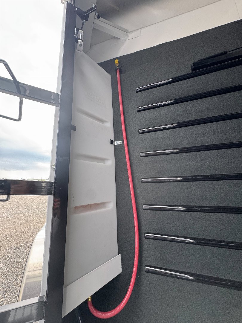 New 2026 Trails West SANTA FE w/ Comfort Pkg & Side Tack