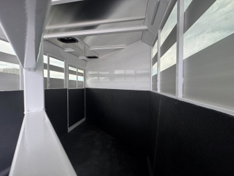 New 2026 Trails West SANTA FE w/ Comfort Pkg & Side Tack