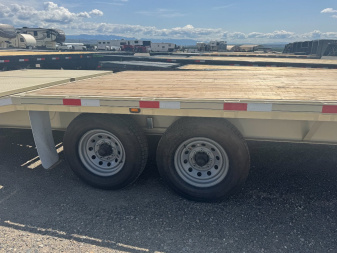 New 2025 TITAN 26' WIDE GLIDE 14K