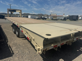 New 2025 TITAN 26' WIDE GLIDE 14K