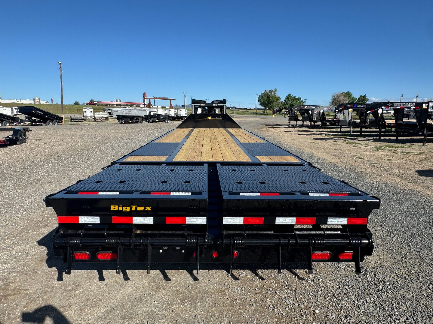 New 2026 BIG TEX TRAILERS 22GN 25+5 Flatbed Trailer