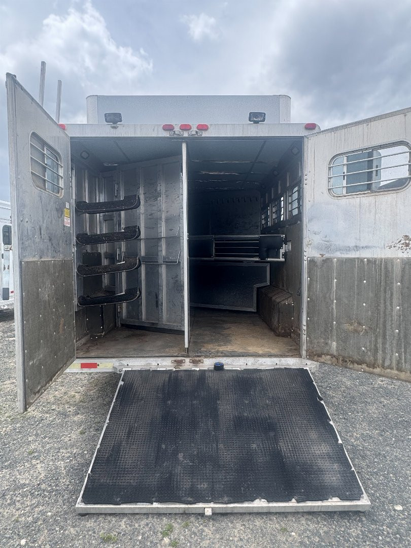 Used 1994 Sundowner 3H LQ Horse Trailer