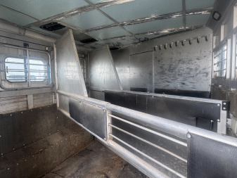 Used 1994 Sundowner 3H LQ Horse Trailer