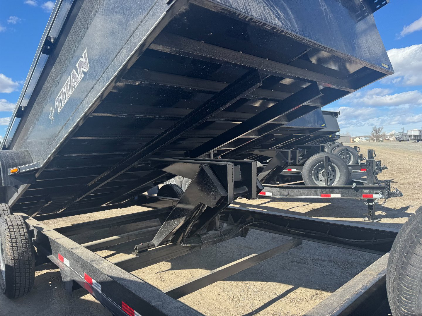 New 2025 Titan Trailer 16' BH Dump Trailer