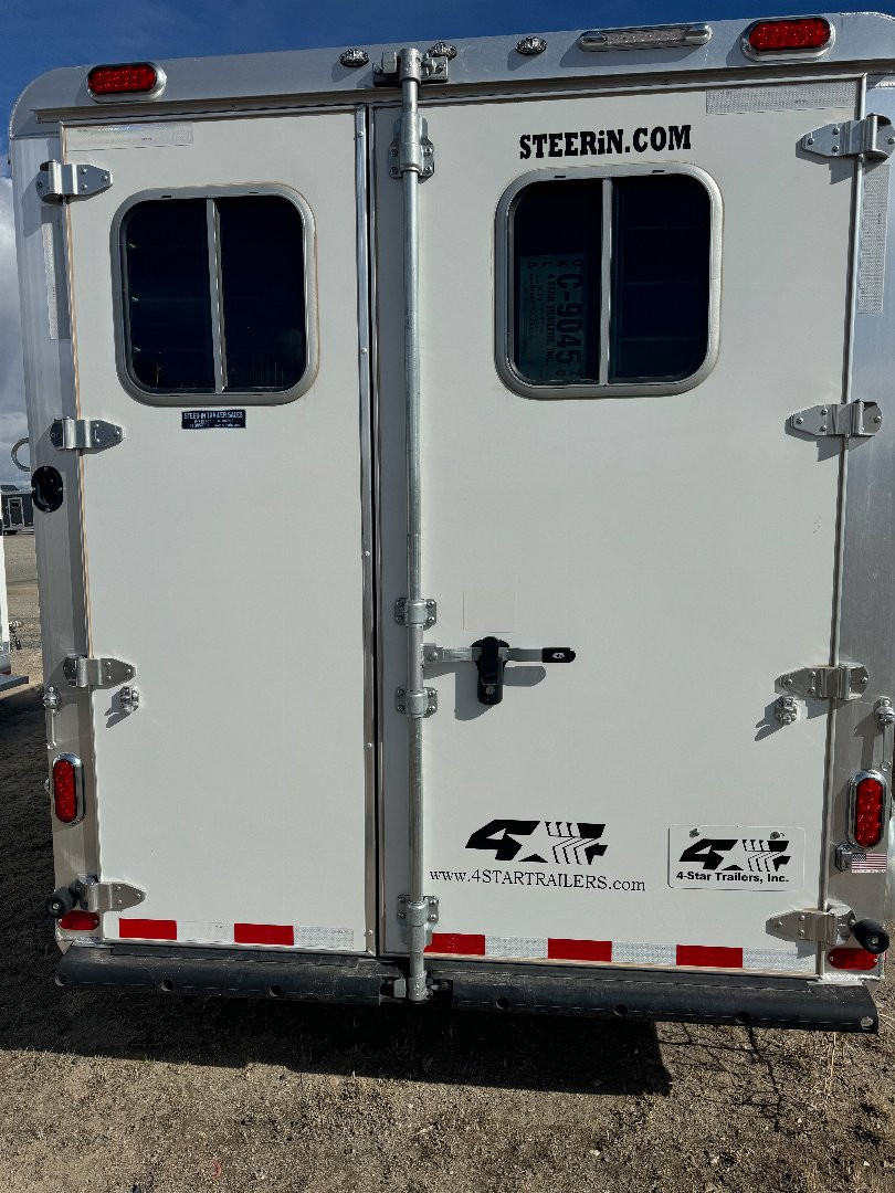 New 2024 4-Star Trailers 3H BH Horse Trailer