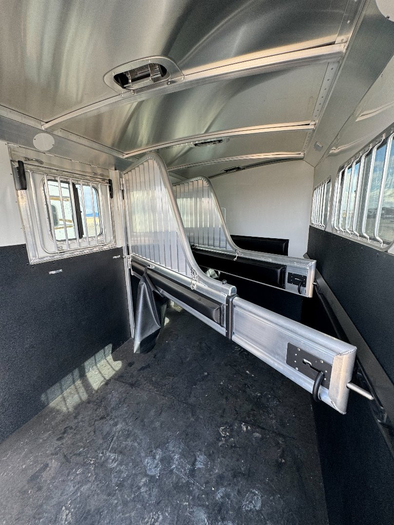 New 2024 4-Star Trailers 3H BH Horse Trailer