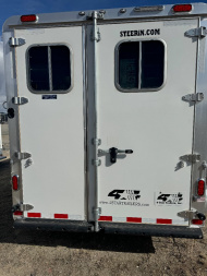 New 2024 4-Star Trailers 3H BH Horse Trailer
