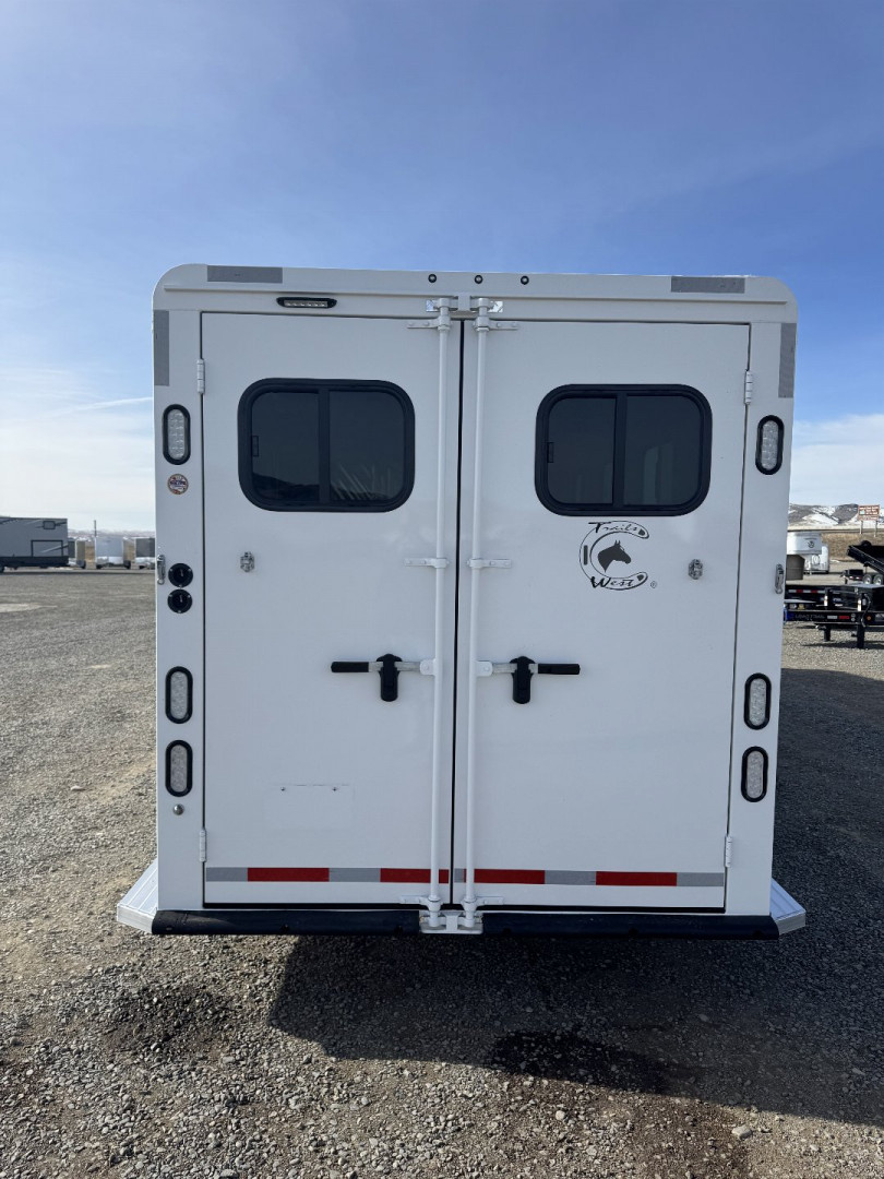 New 2025 Trails West CLASSIC 4H GN w/ COMFORT PKG