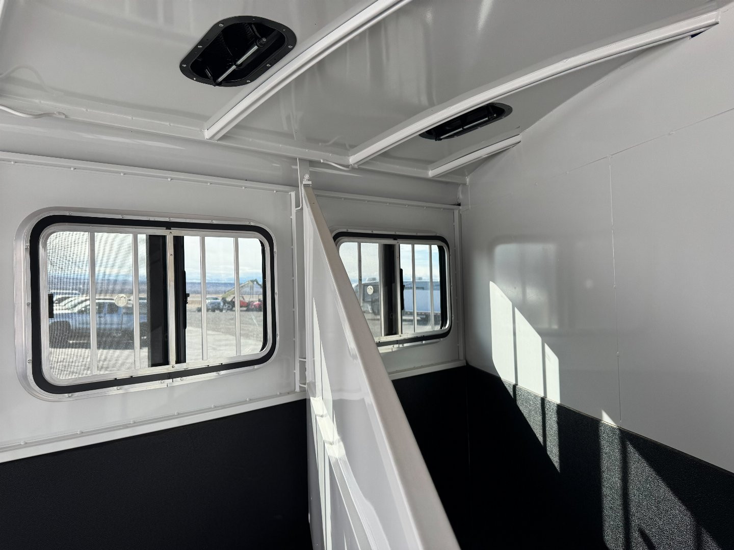 New 2025 Titan Trailer Royal BH II Horse Trailer