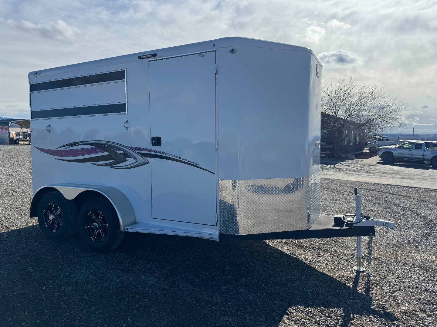 New 2025 Titan Trailer Royal BH II Horse Trailer