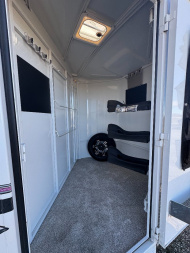 New 2025 Titan Trailer Royal BH II Horse Trailer