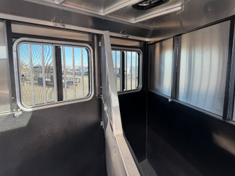 New 2024 LOGAN COACH 2H BP CROSSFIRE Horse Trailer