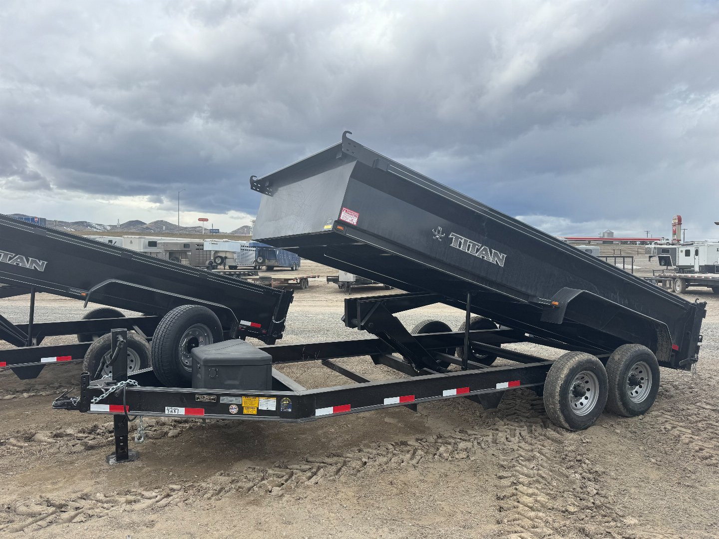 New 2025 Titan Trailer 16' BH Dump Trailer