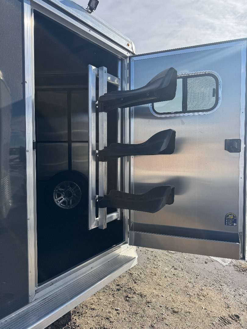 New 2025 Logan Coach 3H BULLSEYE XL BP