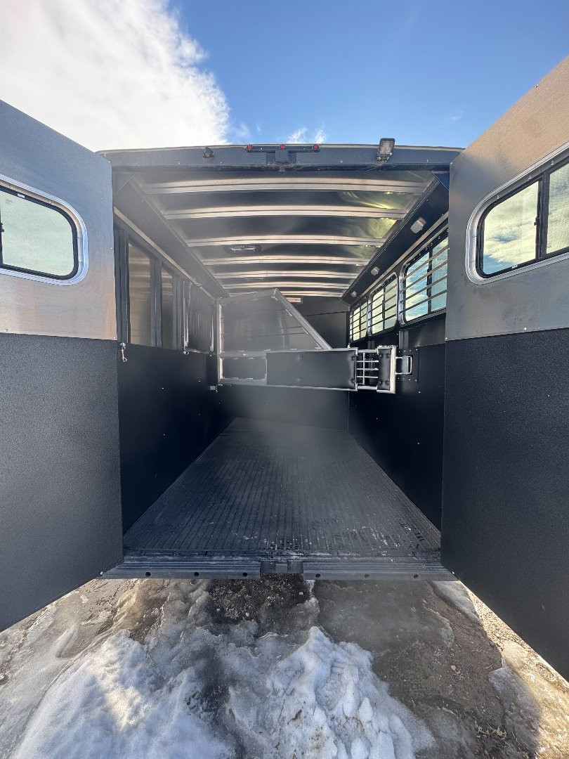 New 2025 Logan Coach 3H BULLSEYE XL BP