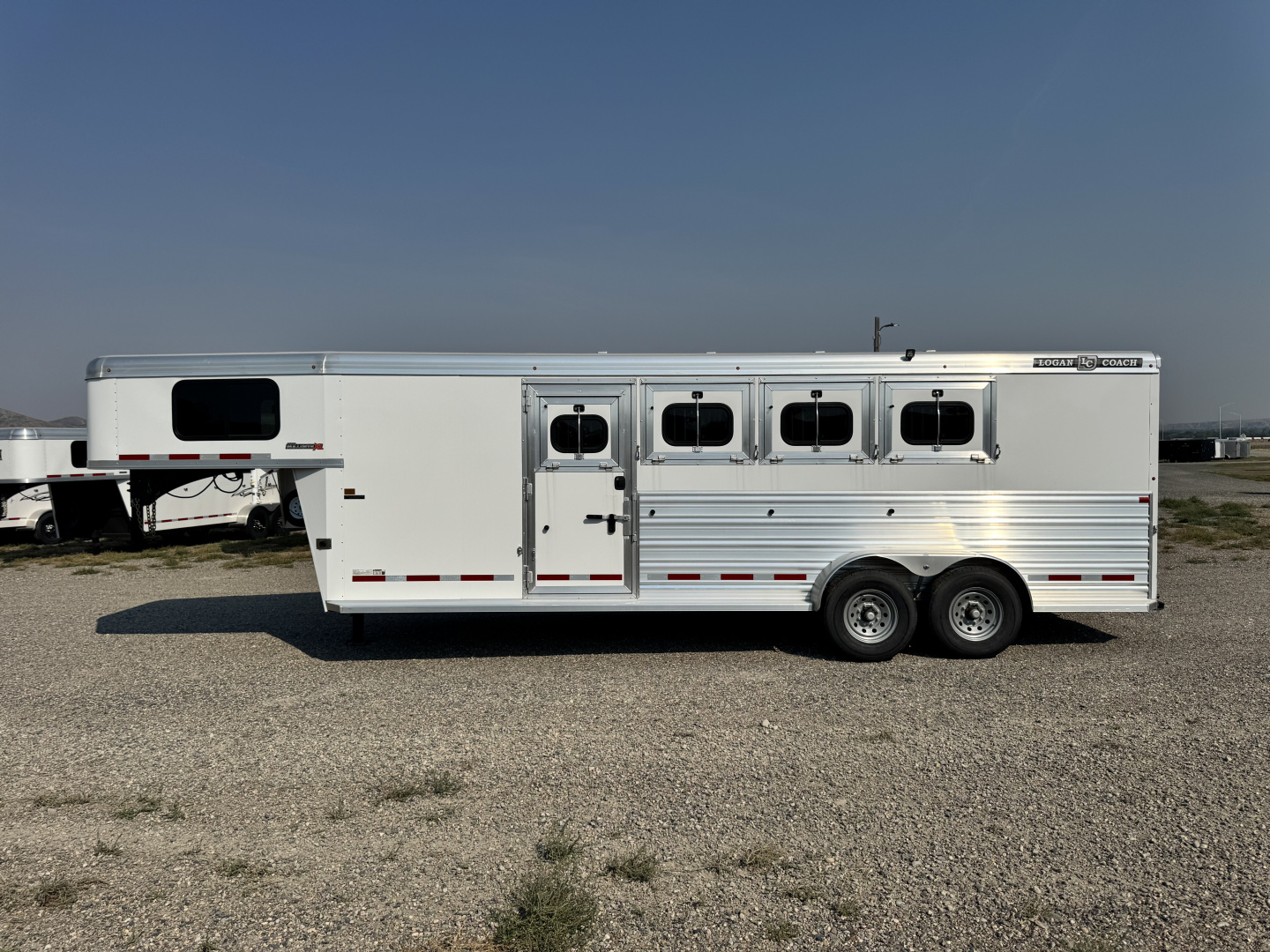New 2025 Logan Coach 4H GN BULLSEYE XL w/ SIDE TACK