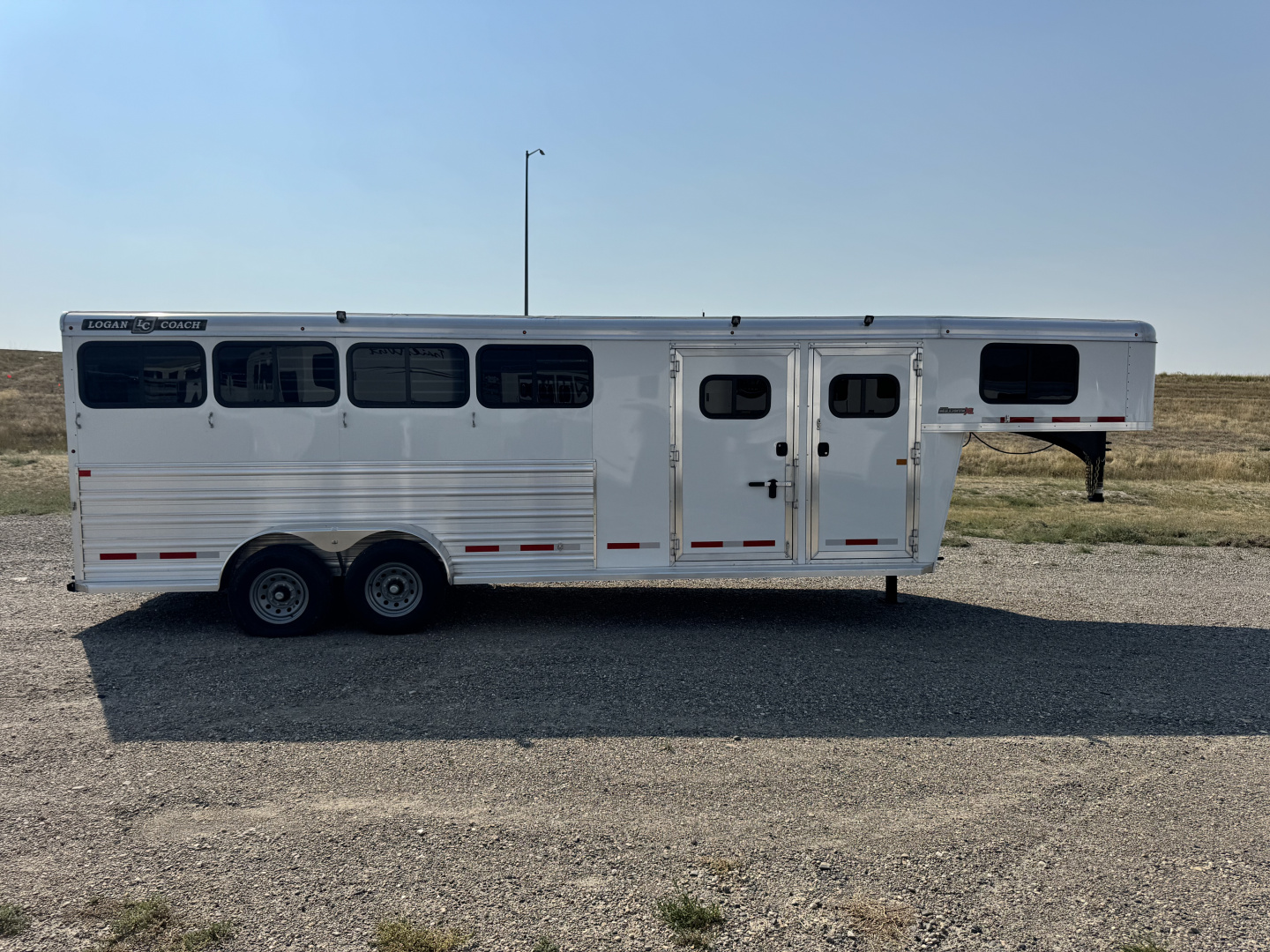 New 2025 Logan Coach 4H GN BULLSEYE XL w/ SIDE TACK