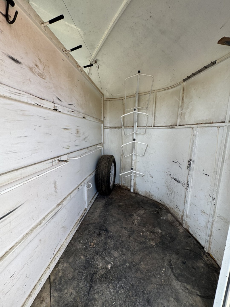 Used 2005 Thuro-Bilt Horse Trailer 4H
