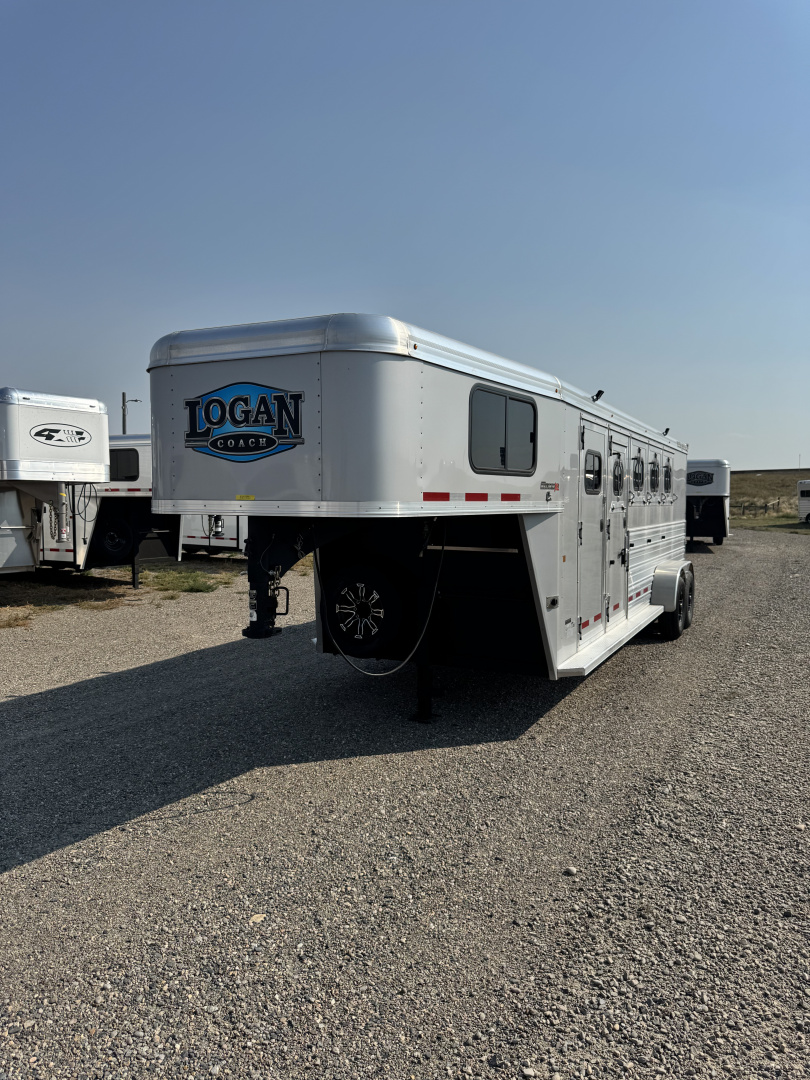 New 2025 Logan Coach 4H GN BULLSEYE XL Horse Trailer