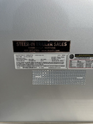 New 2025 Logan Coach 4H GN BULLSEYE XL Horse Trailer