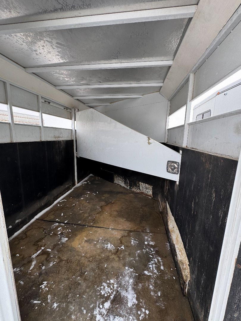 Used 2003 Trails West 2H Horse Trailer