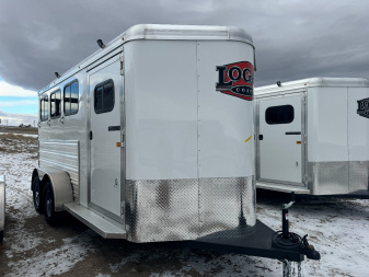 New 2025 LOGAN COACH 3H BULLSEYE BH Horse Trailer