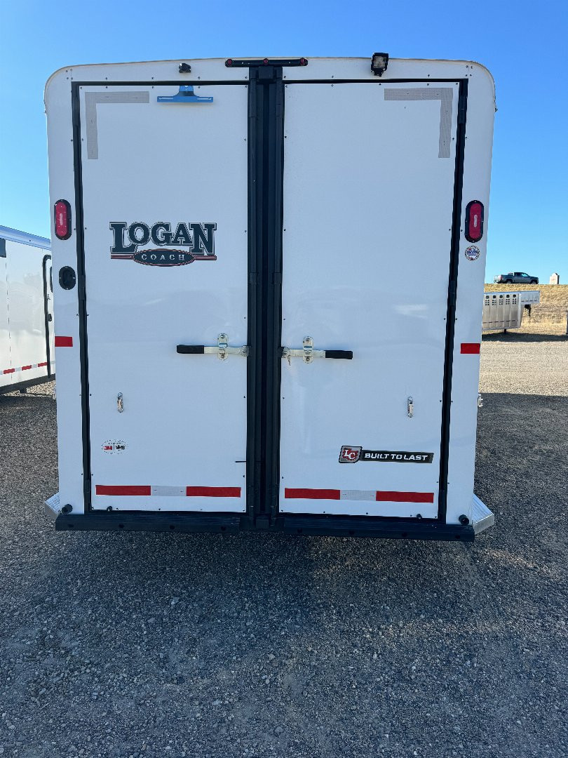 New 2025 LOGAN COACH Bullseye 4H GN Horse Trailer