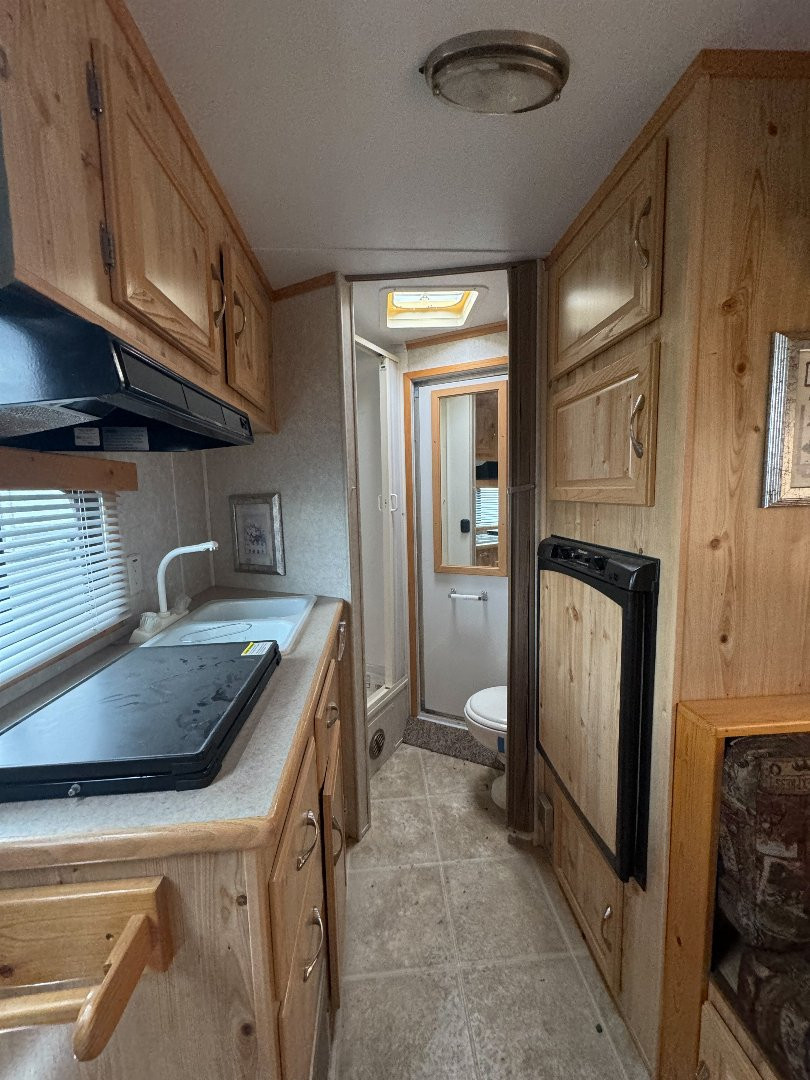 Used 2003 Sundowner Trailers 3H LQ Horse Trailer