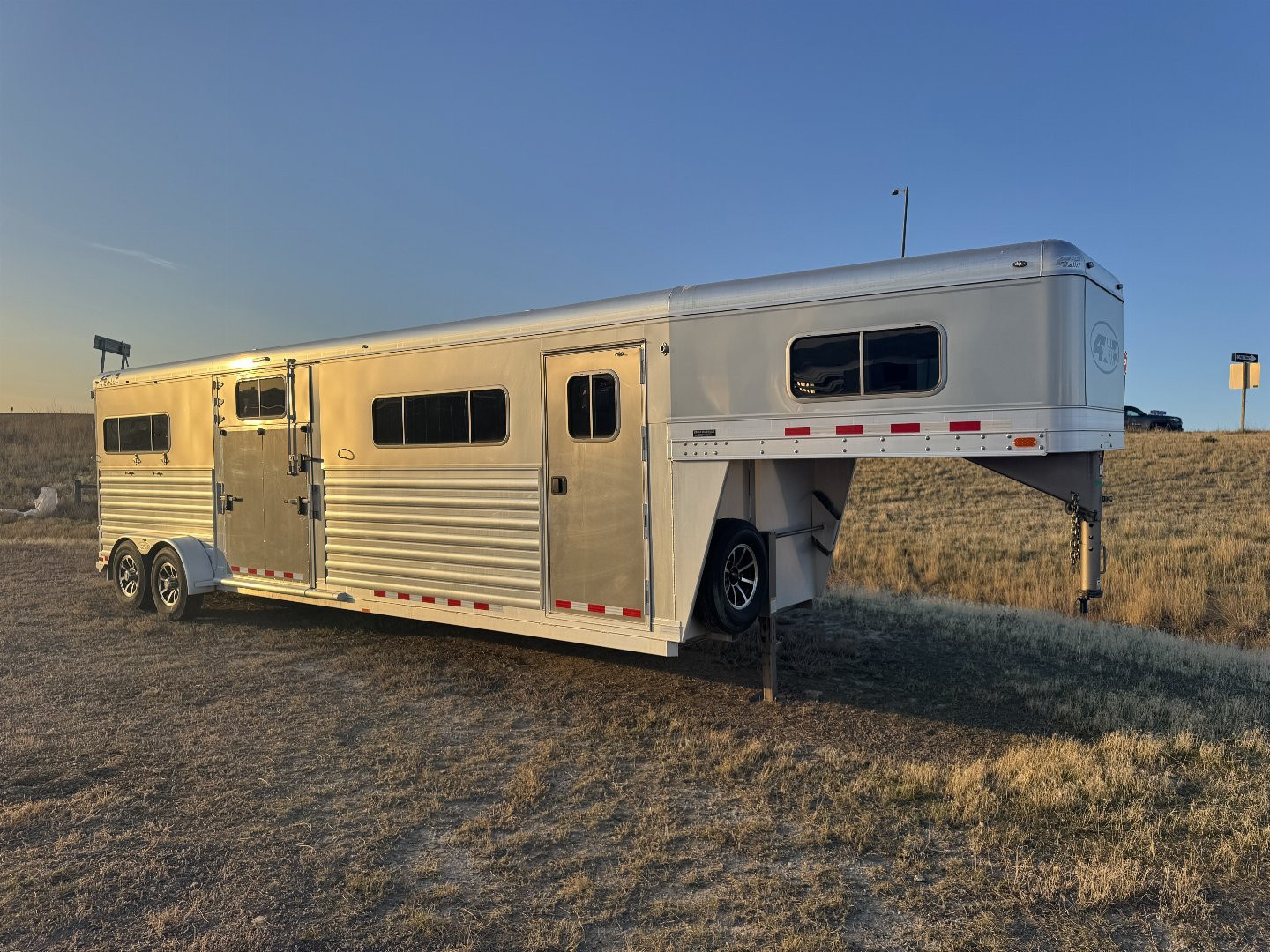 Used 2022 4-Star Trailers 4H HEAD TO HEAD