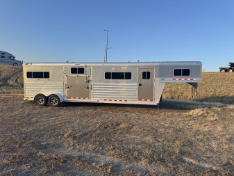 Used 2022 4-Star Trailers 4H HEAD TO HEAD