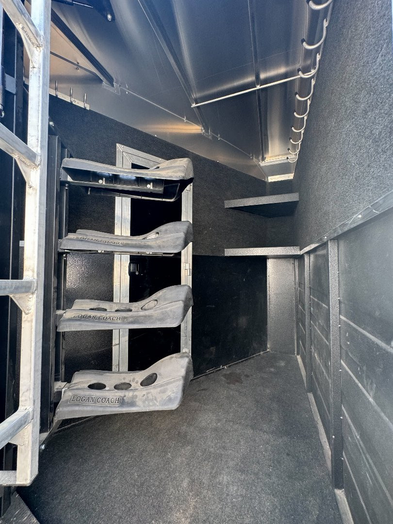 Used 2019 Logan Coach 18' STOCK LQ Stock / Stock Combo Trailer