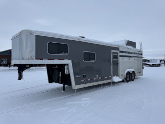 Used 2019 Logan Coach 18' STOCK LQ Stock / Stock Combo Trailer