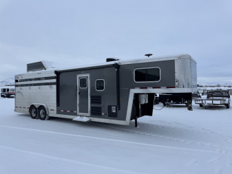 Used 2019 Logan Coach 18' STOCK LQ Stock / Stock Combo Trailer