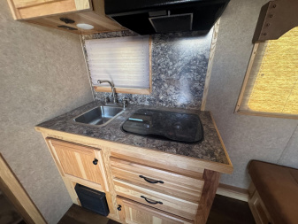 Used 2022 Lakota Challenger 2H LQ Horse Trailer