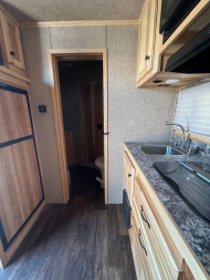 Used 2022 Lakota Challenger 2H LQ Horse Trailer