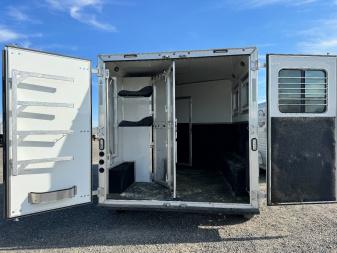 Used 2022 Lakota Challenger 2H LQ Horse Trailer