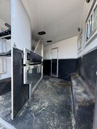 Used 2022 Lakota Challenger 2H LQ Horse Trailer