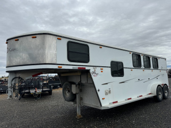 Used 2005 Classic 3H LQ Horse Trailer